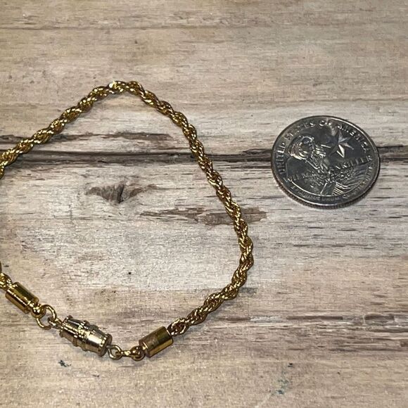 Gold Tone Rope Tennis Bracelet 71/2” Long - Picture 7 of 8